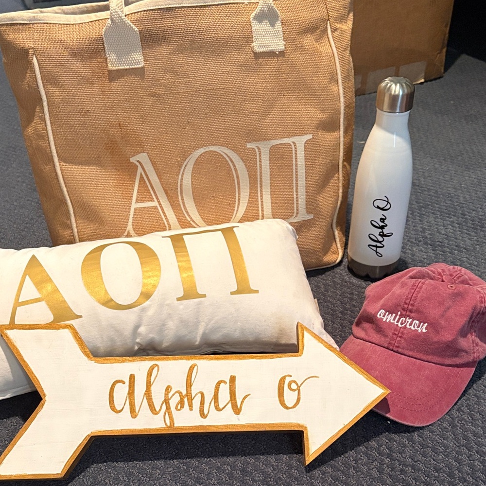 Alpha O Tote and Accessories Set